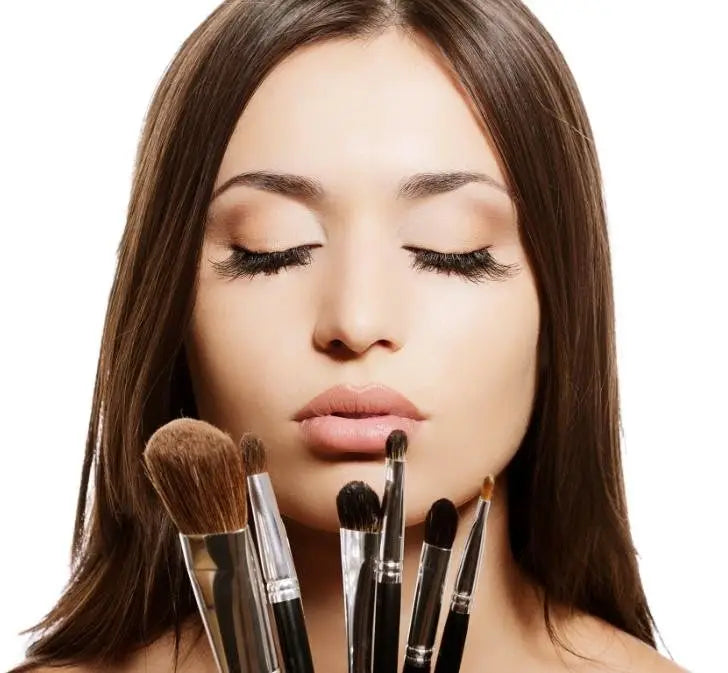 Ce caracteristici trebuie sa indeplineasca un set de pensule pentru machiaj de calitate? - Pandera