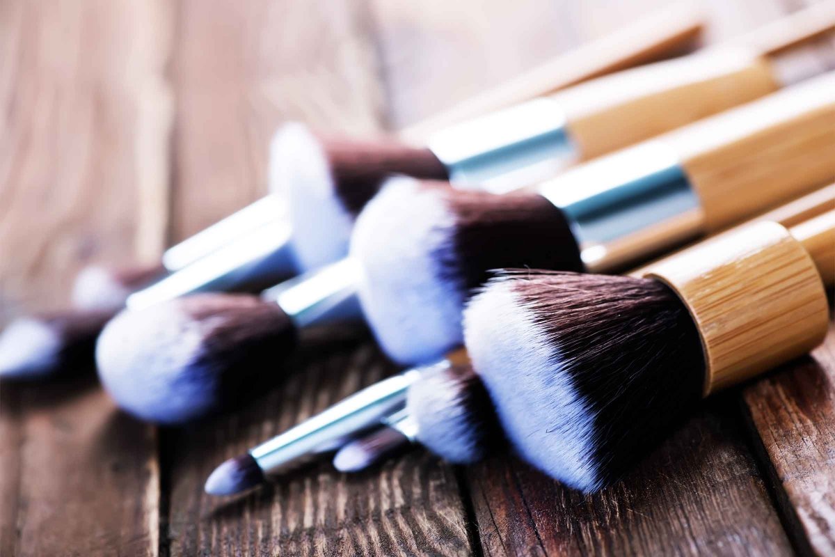 Fii in pas cu profesionistii de make-up si achizitioneaza pensulele de machiaj necesare - Pandera